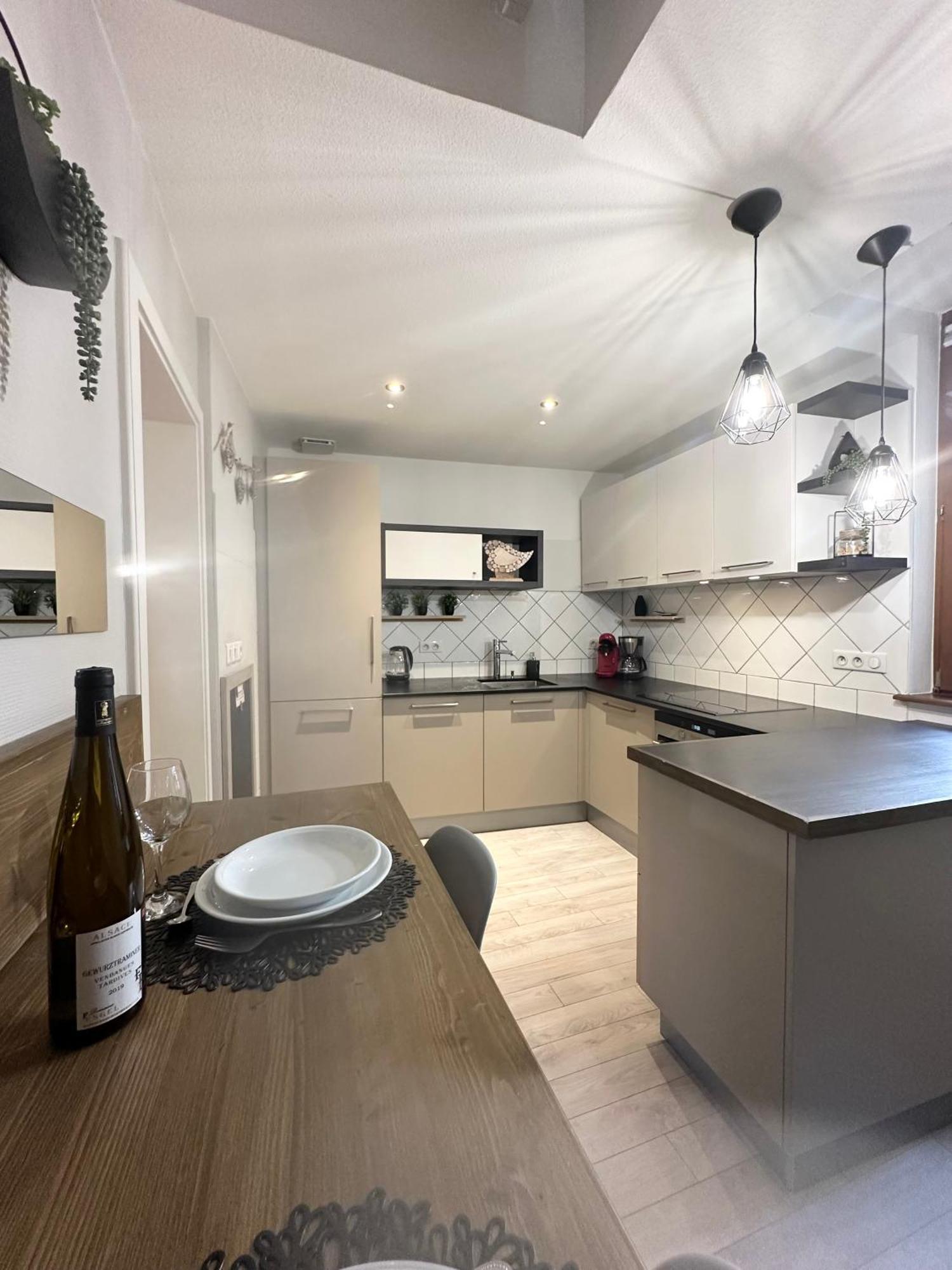 Jeannette Apartment รีโบวิลเล ภายนอก รูปภาพ